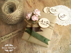 Personalized 3cm Engraved Wooden round With hole Gift Tags